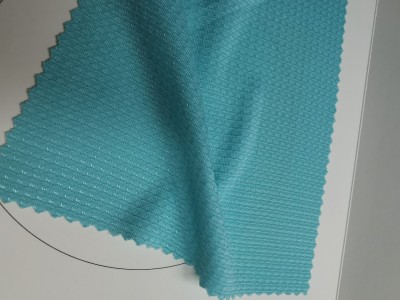 QS-NX-G037-NX019   運動布  幅寬185cm   克重140g   100%滌   超薄 運動布 側面照